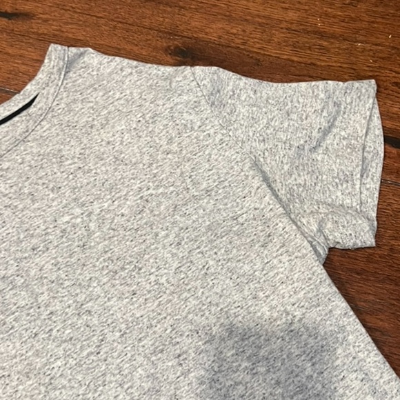 THEORY MEN’S CREWNECK LINEN ESSENTIAL T-SHIRT, SIZE MEDIUM, HEATHER GREY - Picture 5 of 8